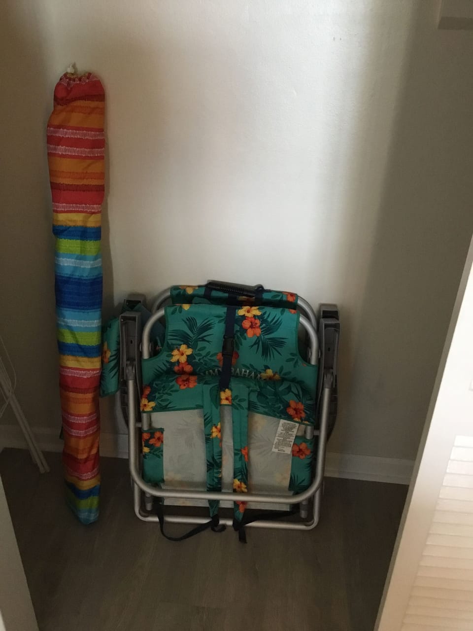 Umbrella and 2 beach chairs