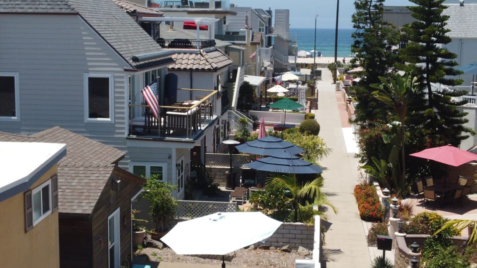 Showing short walk to beach