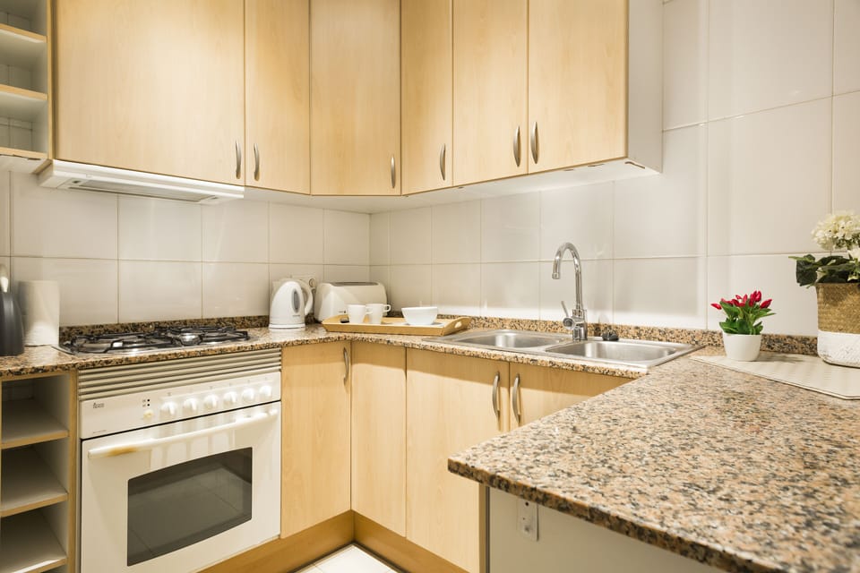Complete kitchen