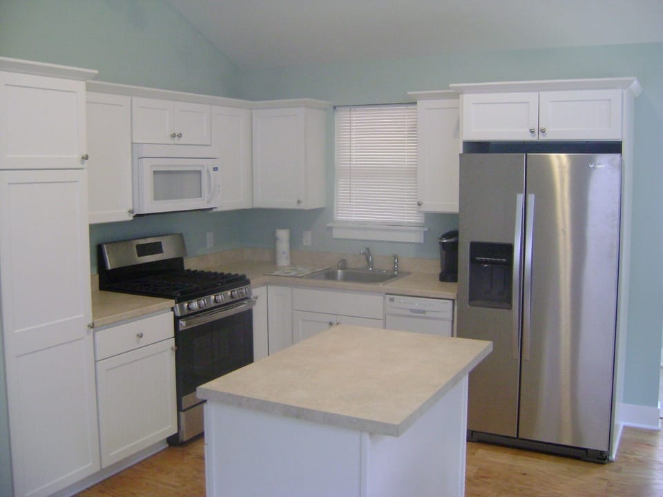 Kitchen with all brand new appliances and great amenities.