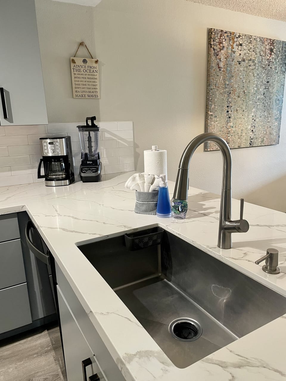 Kitchen with deep sink, coffee maker and nutra ninja blender

