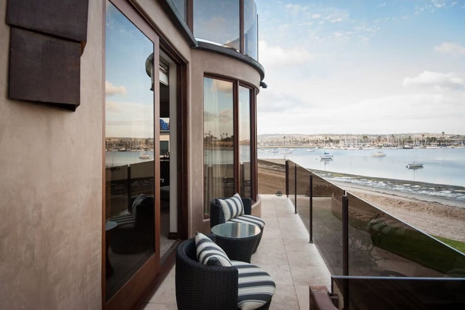 Casa Ballena, Luxury On The Bay!