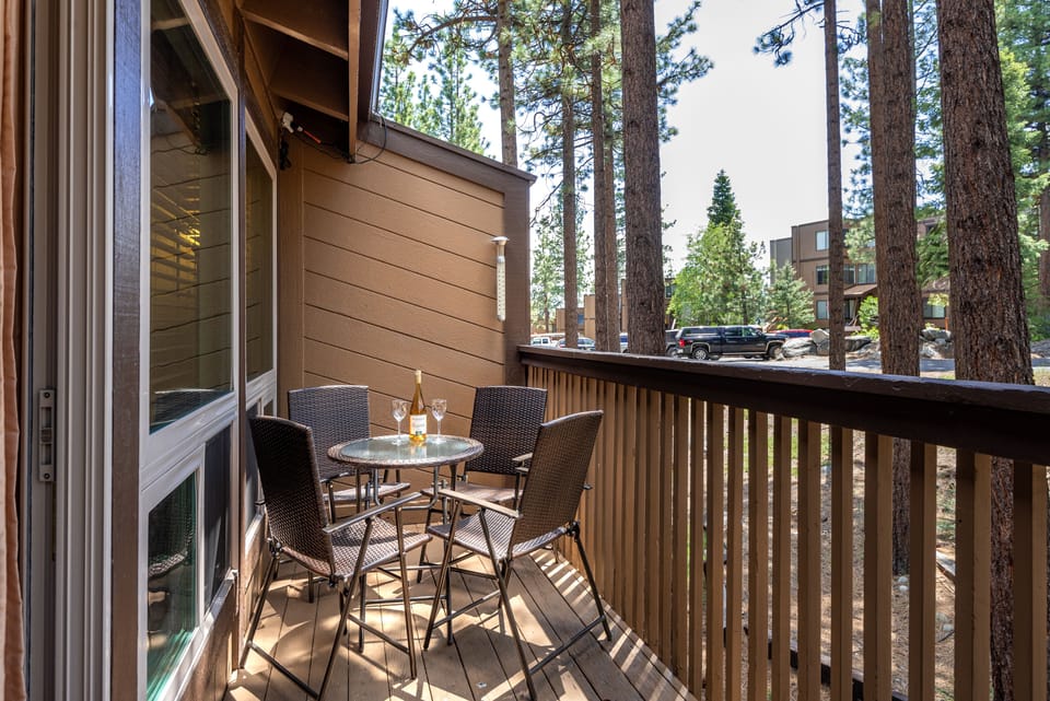 Balcony table with 4 chairs 