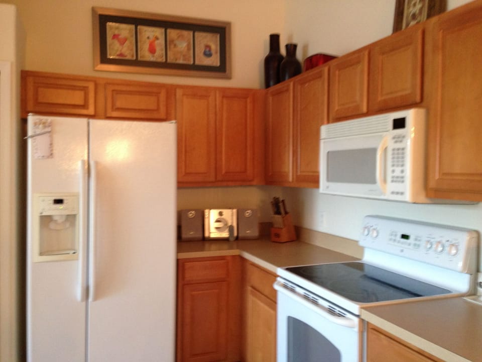 Full Kitchen 
