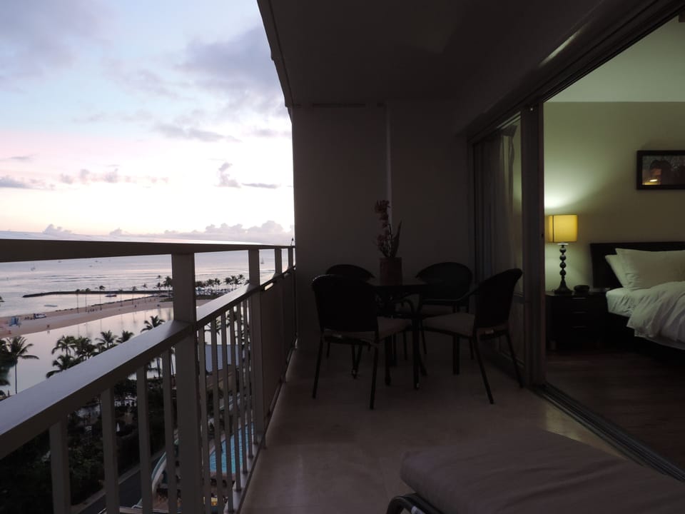 Magnificent evening ocean vista view every night! 