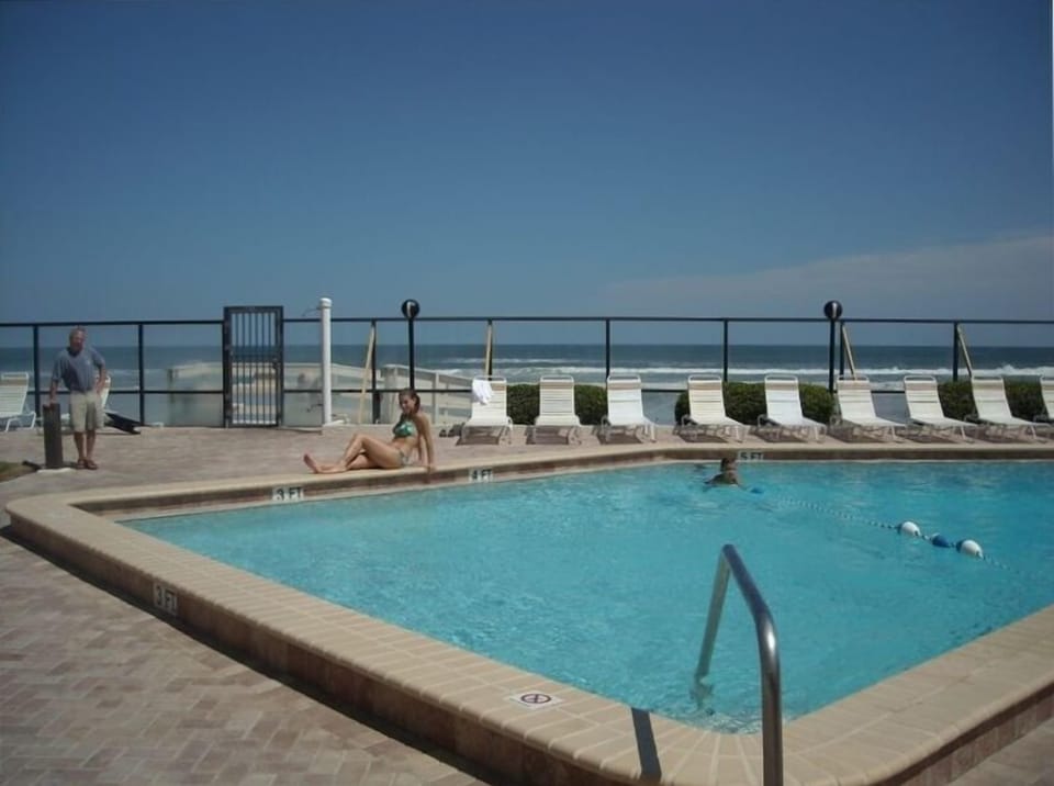 Pool over looking the ocean