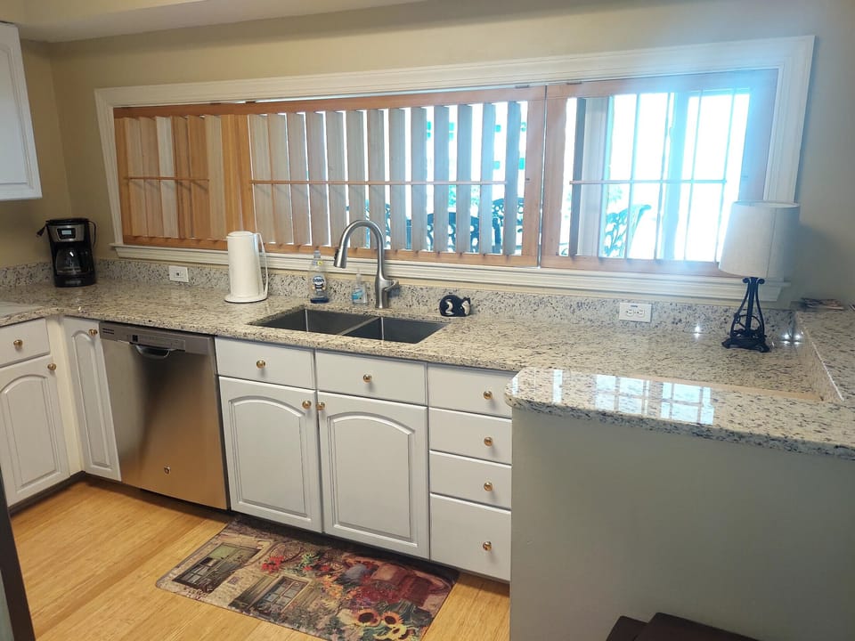 All new appliances and granite countertops 2021.