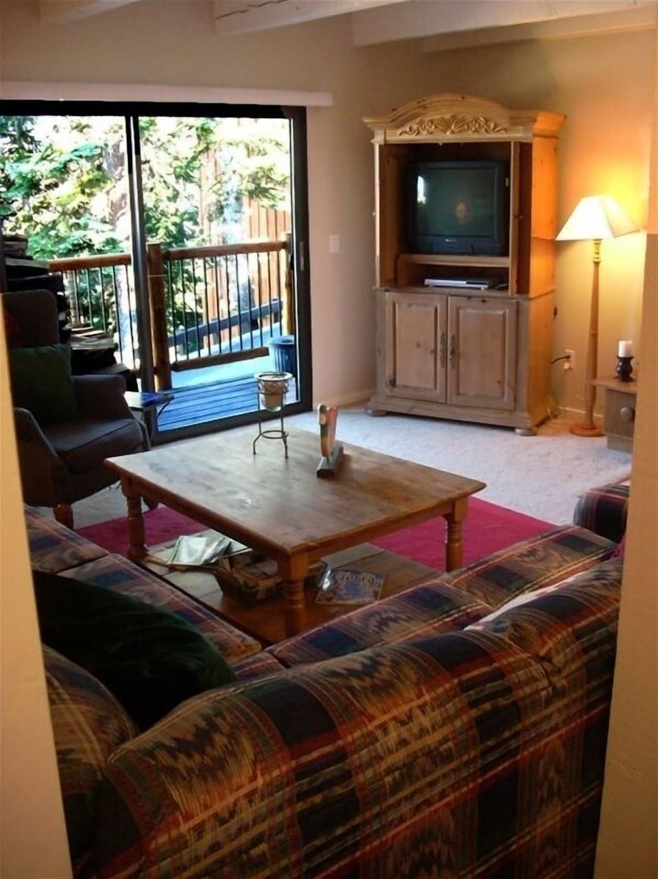Flat screens in l/r and MBR