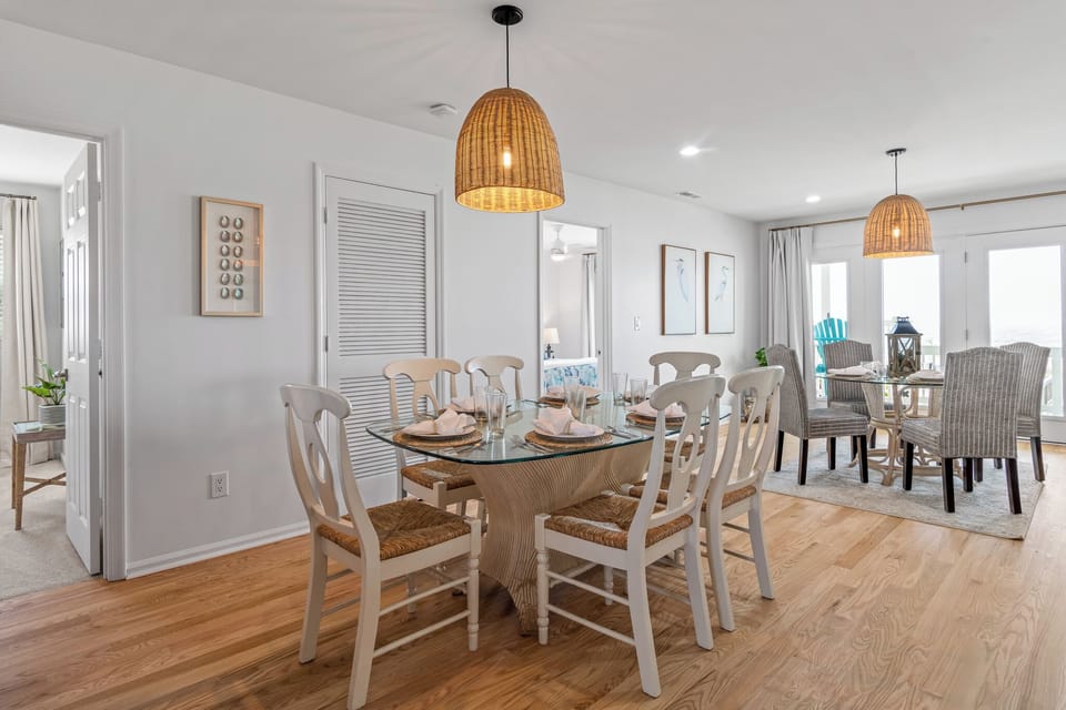 Dining at Tables for 10