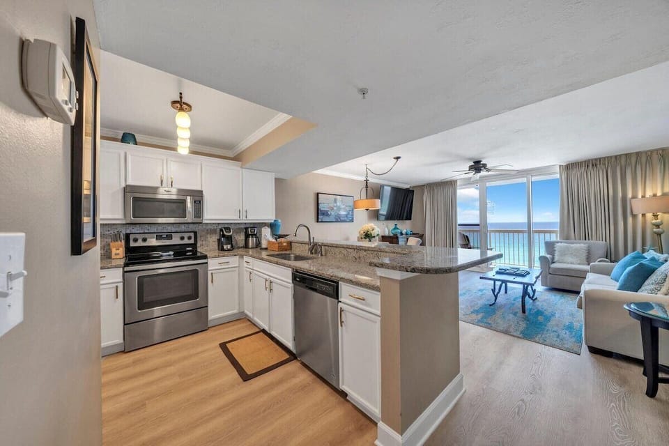 Full kitchen