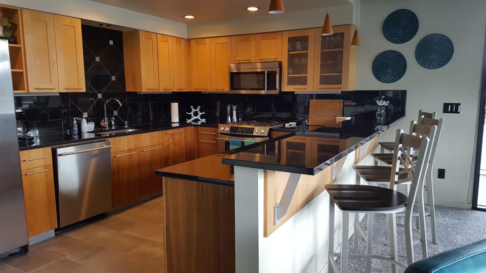 Kitchen fully equipped. 