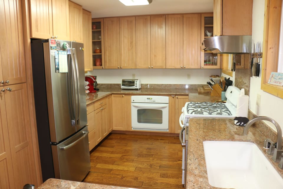 kitchen with oven and granite countertops (2nd oven in pic no longer there)