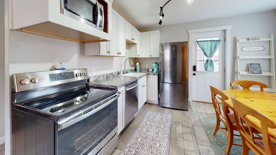 Full Kitchen