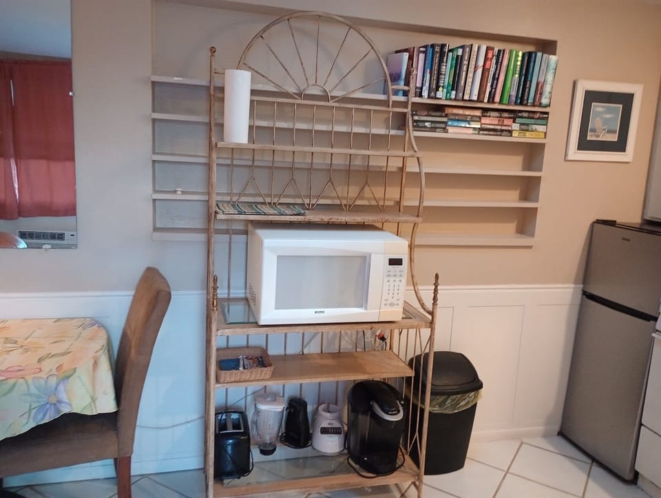 microwave cart