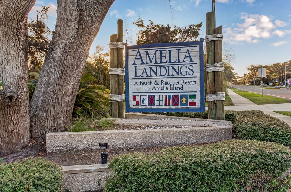 Amelia Landings Entrance
