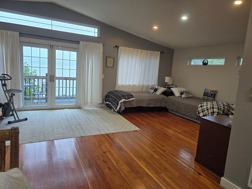 Upstairs Master Suite King bed and 2 twins