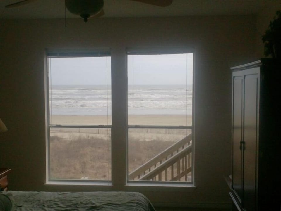 You can see the waves from the master bedroom