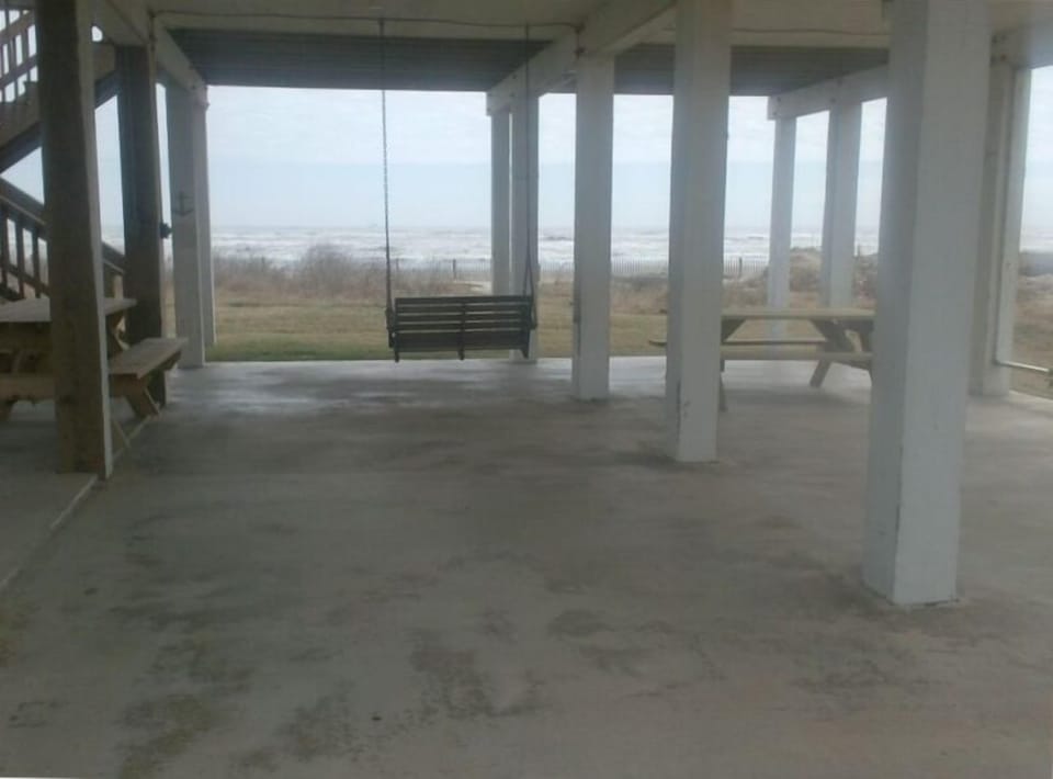 view downstairs under the house, plenty of relaxing areas