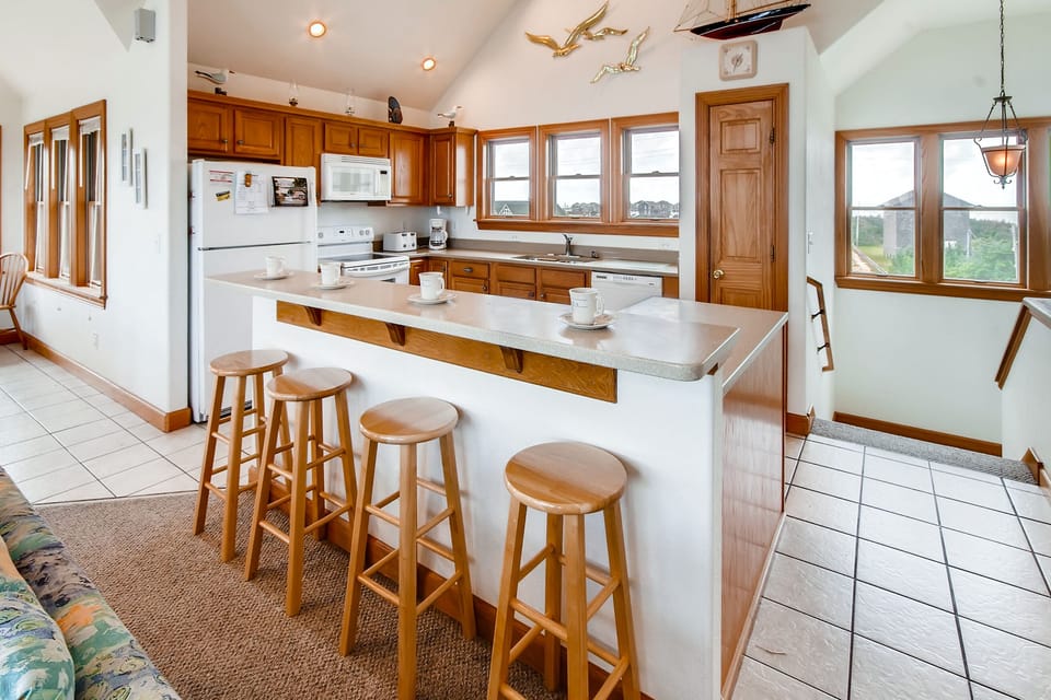 Surf-or-Sound-Realty-Odyssey-II-539-Kitchen