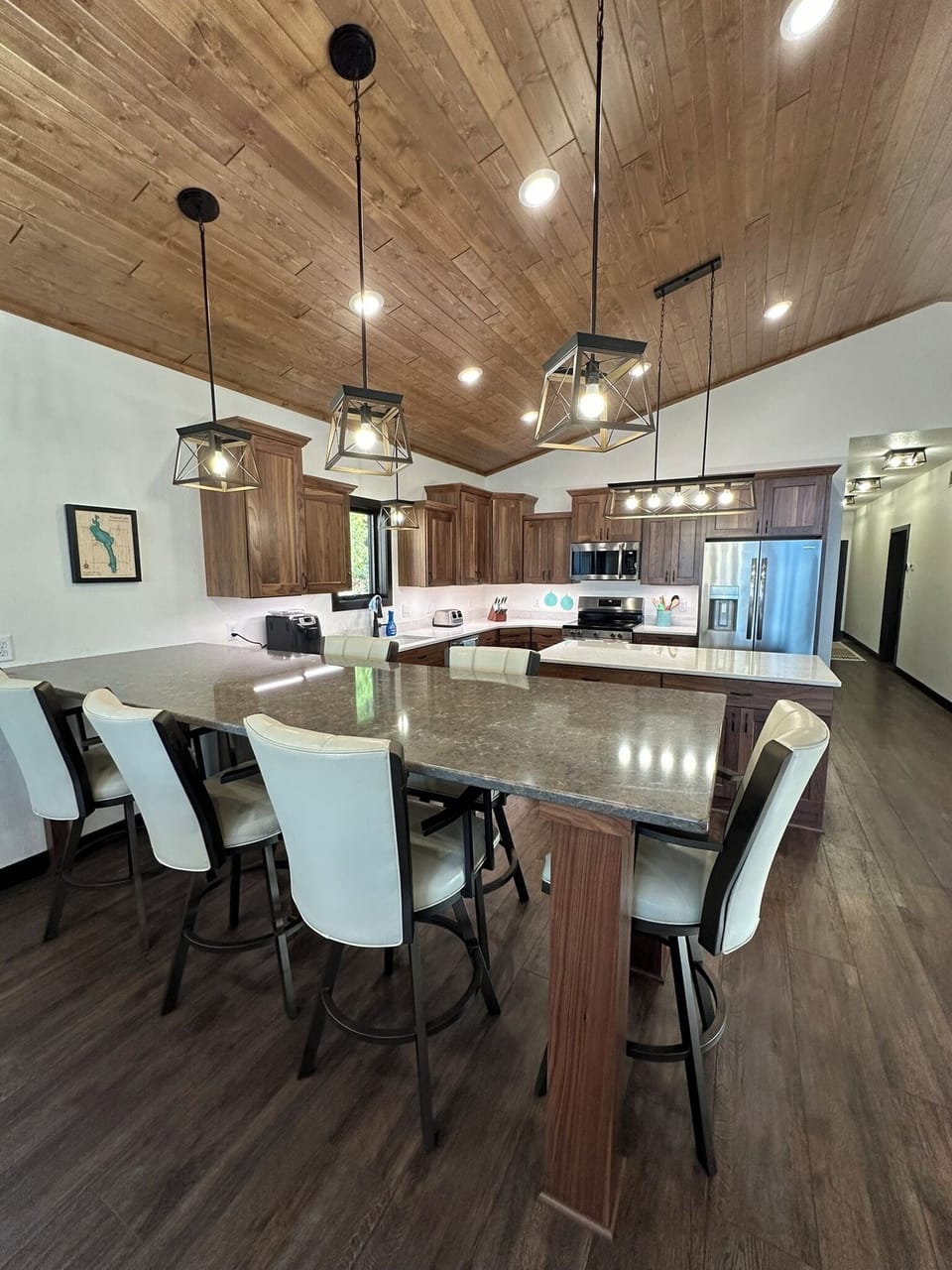 Breakfast Bar and Kitchen (Main Level).