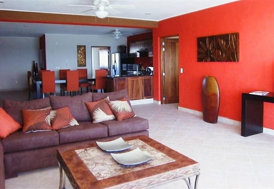 BEAUTIFUL  LIVING AREA