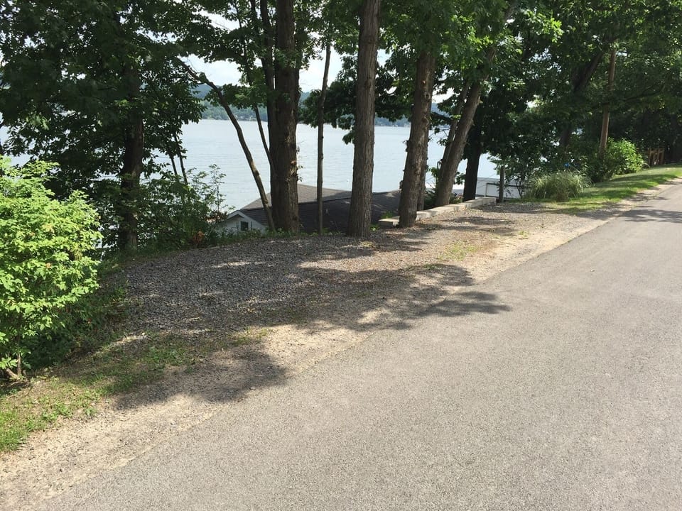 Parking area for 2 vehicles