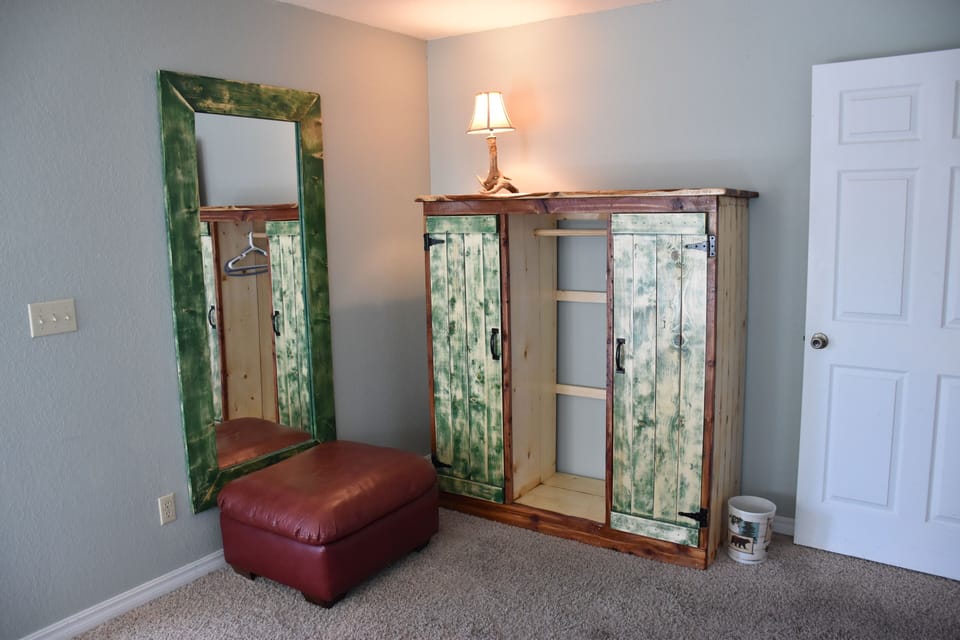 Queen #2 - Main Level 