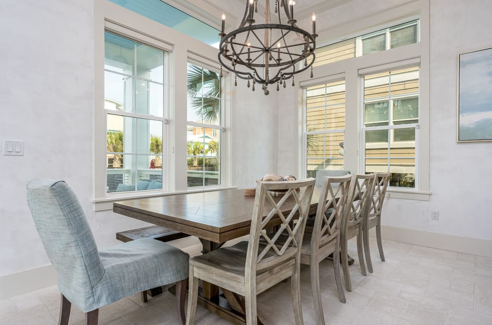 Dining table can seat 8 with 2 additional
Chairs that can be added with leaf 