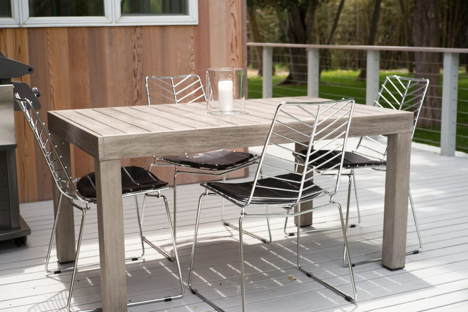 Outdoor deck dining