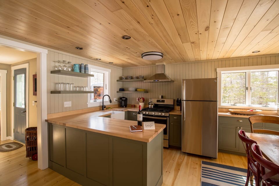 new kitchen fully equipped 