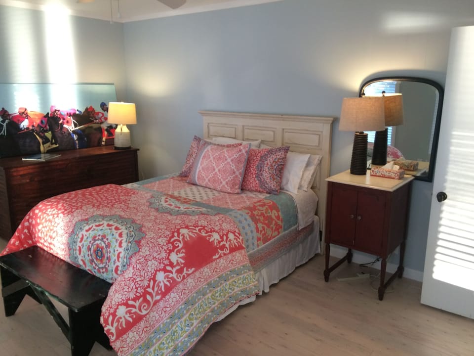 Upstairs lake front bedroom
