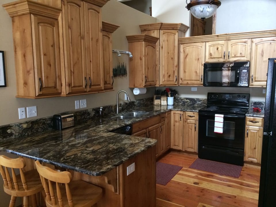 Prepare/serve meals or snacks in the fully equipped kitchen.