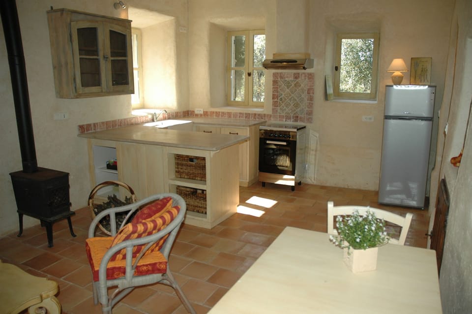 Kitchen living
