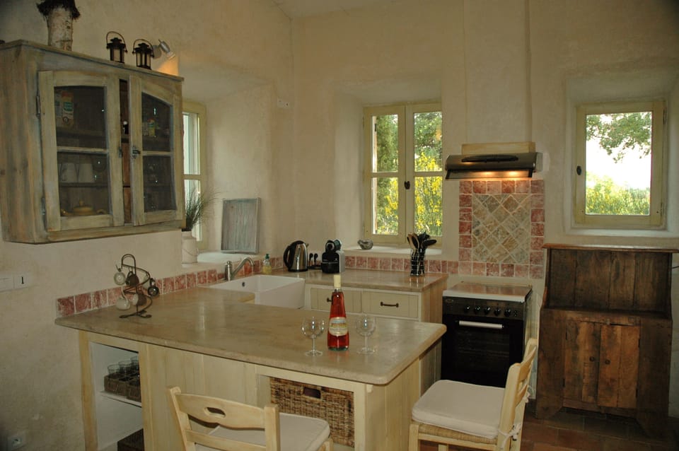 Kitchen bar