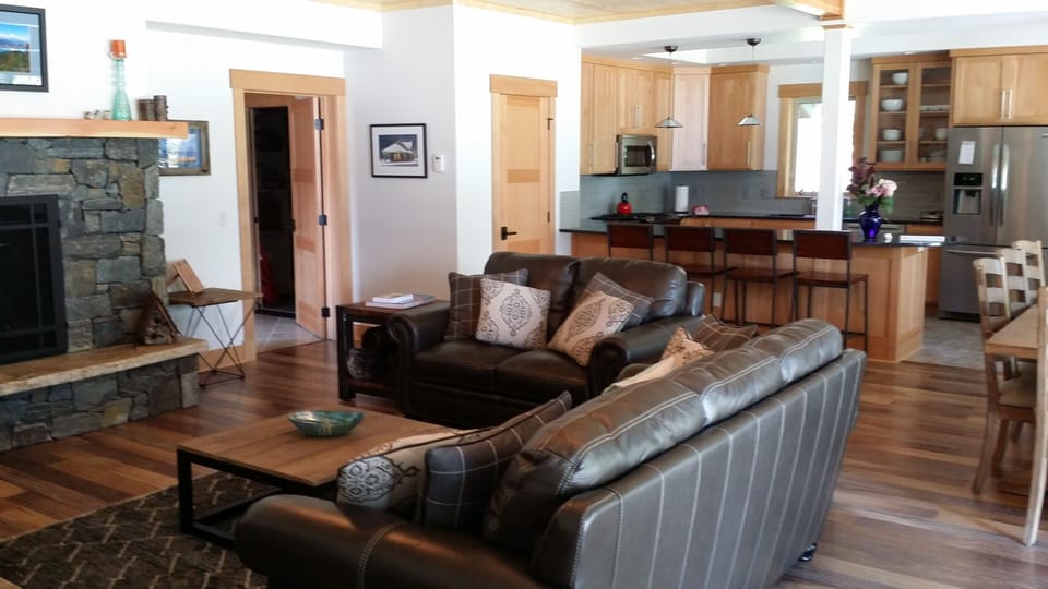 Looking from the living room towards the kitchen