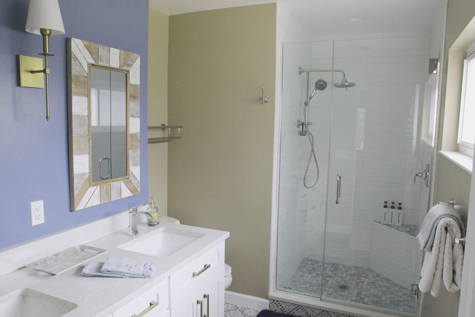 Master bath with shower /2 sinks