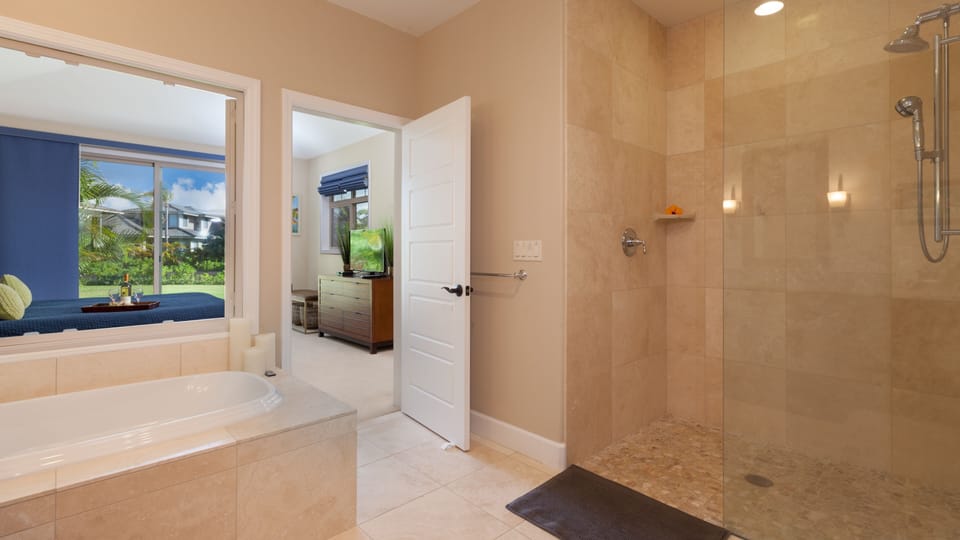 Primary ensuite wal in shower