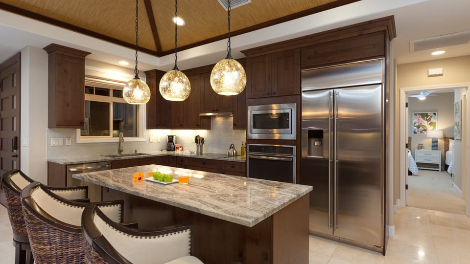 Gourmet Kitchen - well equipped including spice and oils