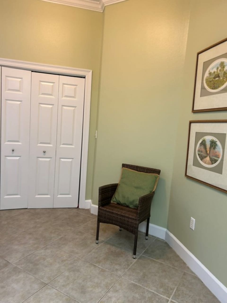 seating area behind closet is full-sized W/D 