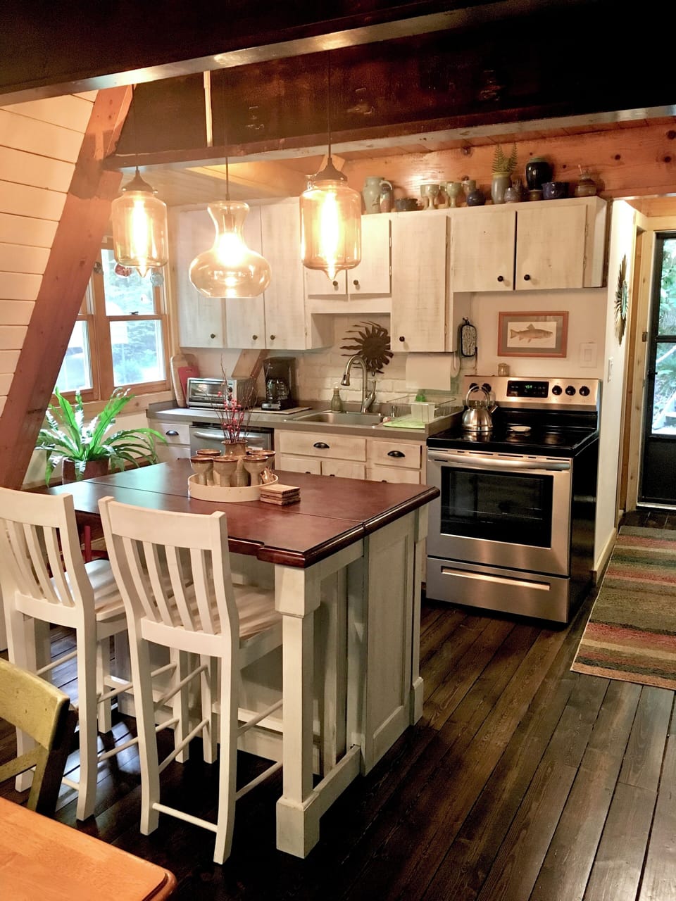 Renovated kitchen w/ quartz countertops and stainless appliances