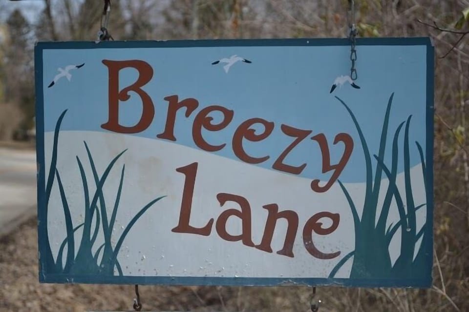 Welcome to Breezy Lane