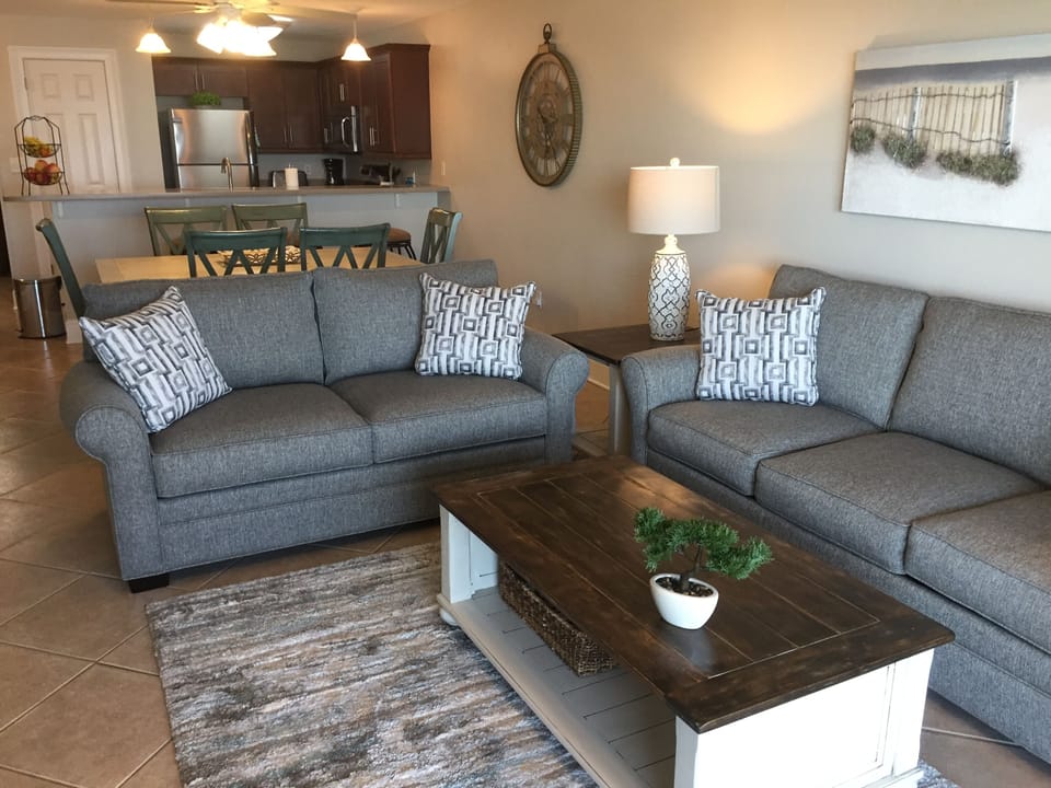 Living Room/Dining Room/Kitchen View