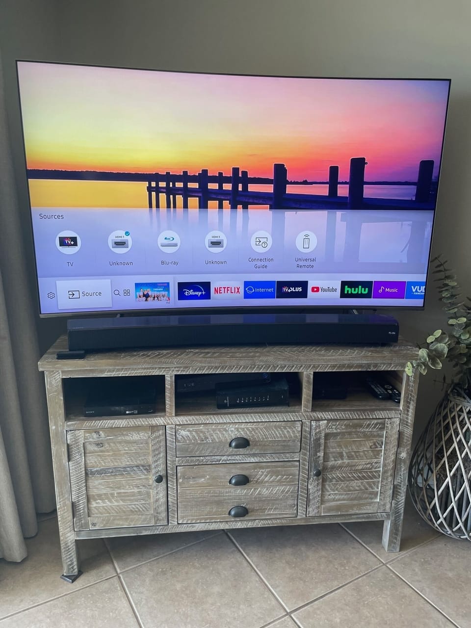 65"  Smart TV