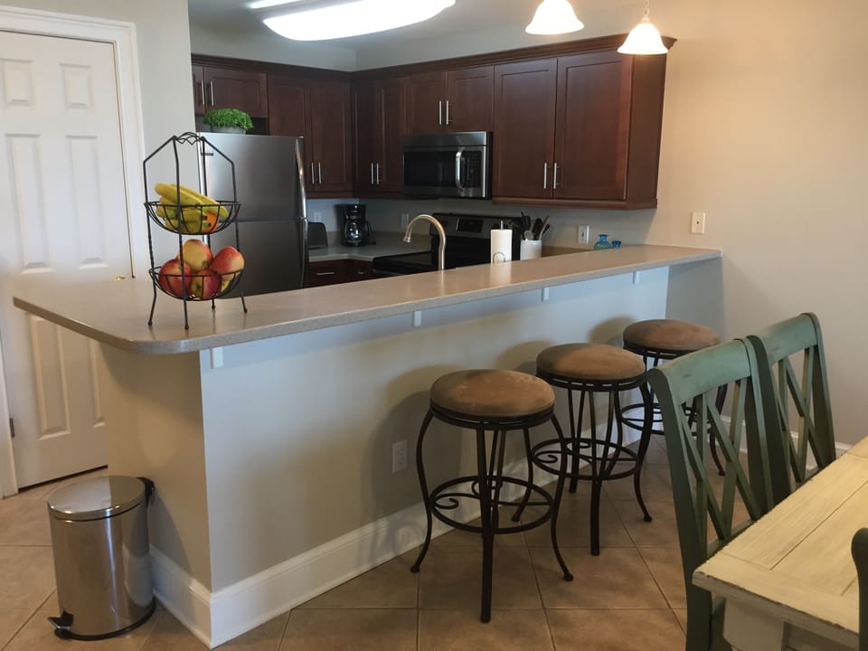 Kitchen Counter/Stools