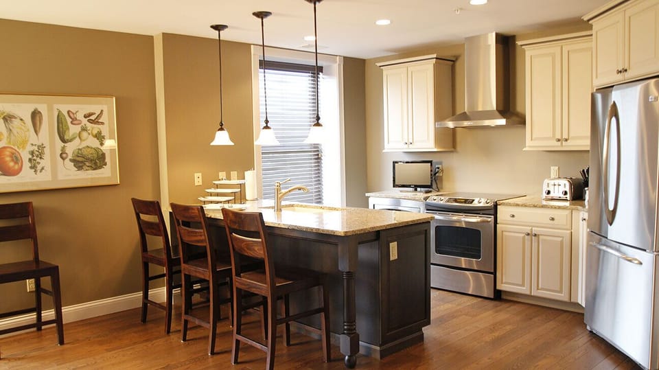 Full kitchen with all appliances.