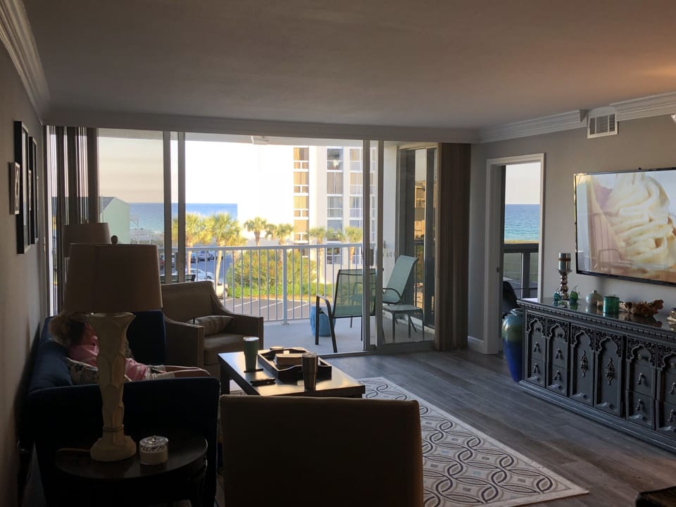 Family Room w/ 65" TV; view of beach