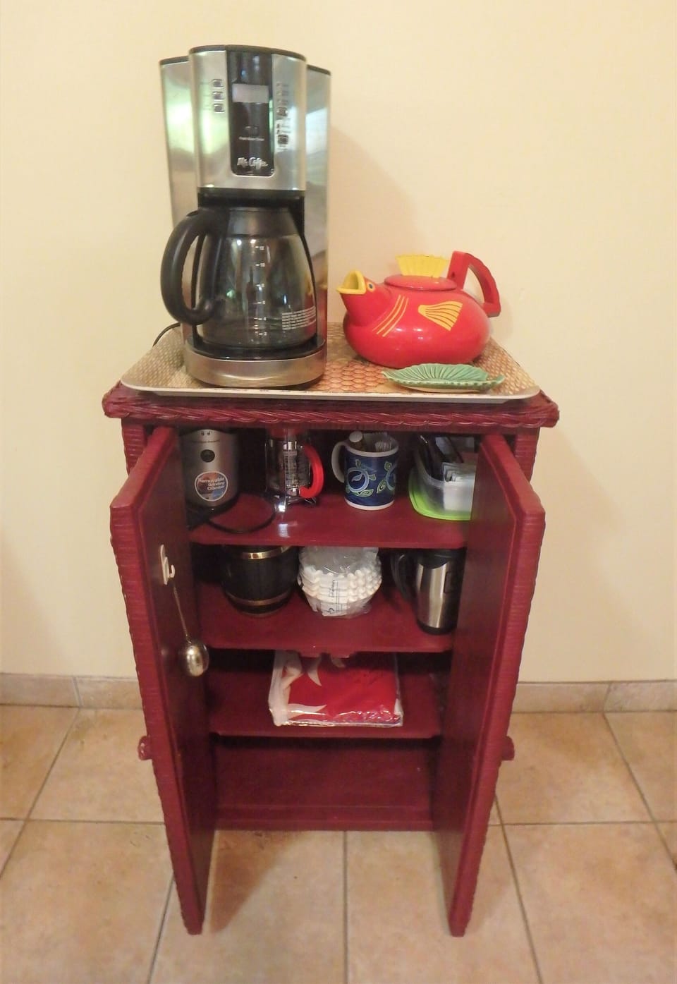 Coffee & Tea Hutch