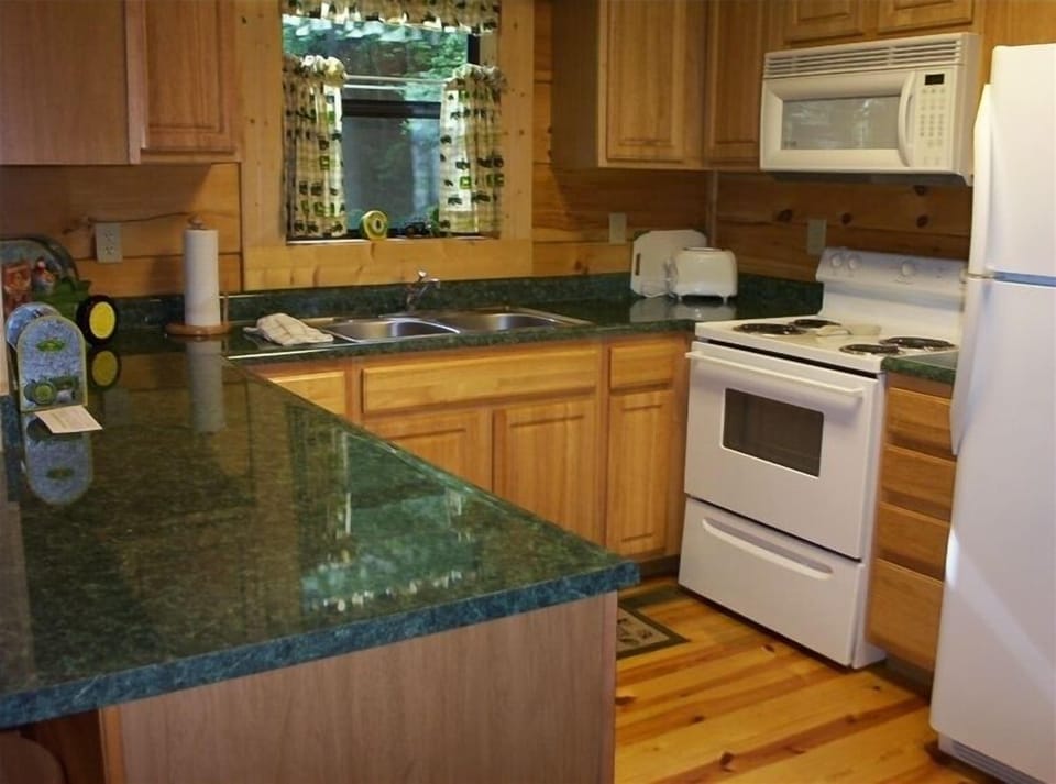 Large Kitchen fully furnished,