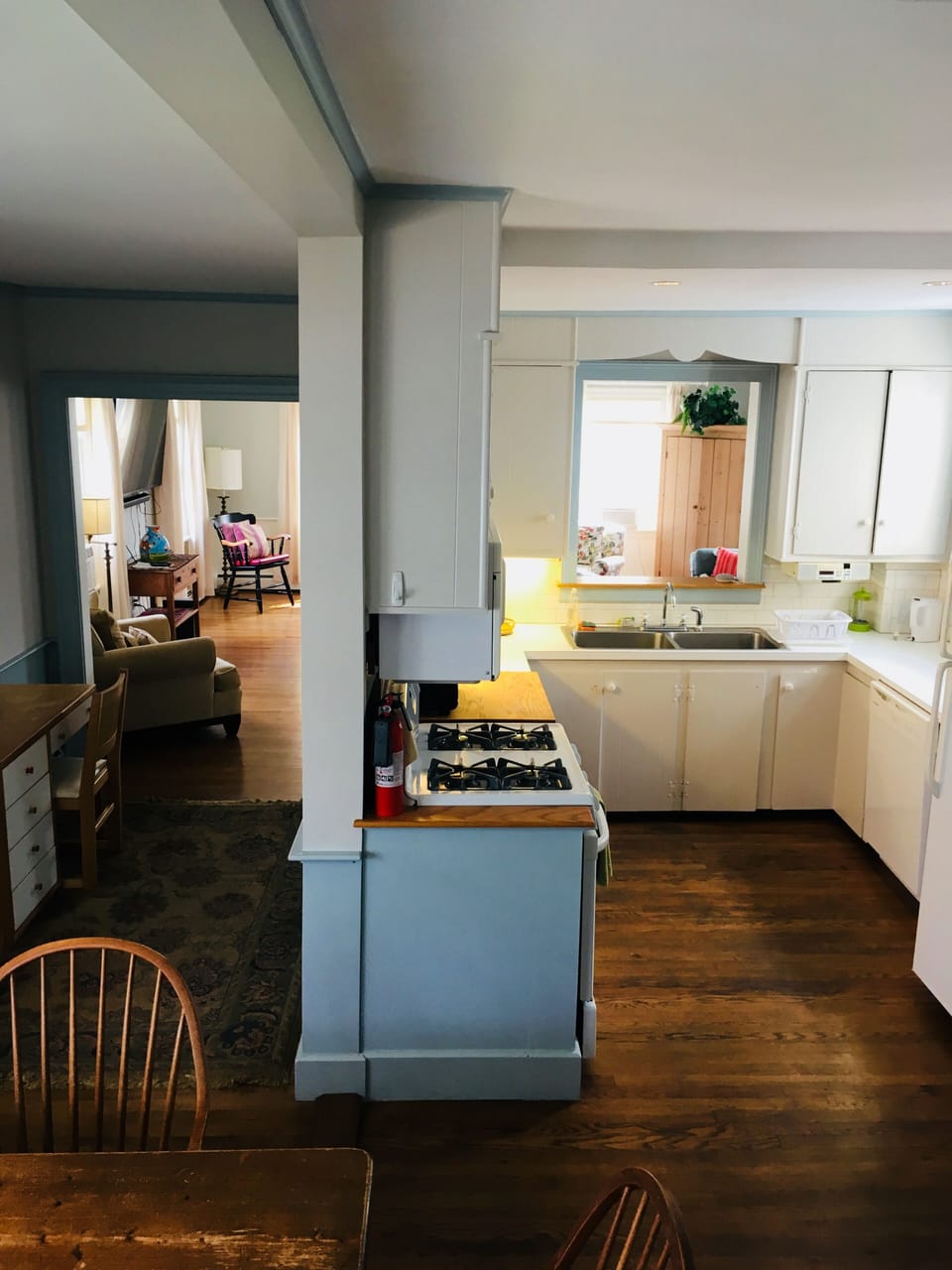 Cozy kitchen is equipped with all necessary equipment for lobster, baking, etc.