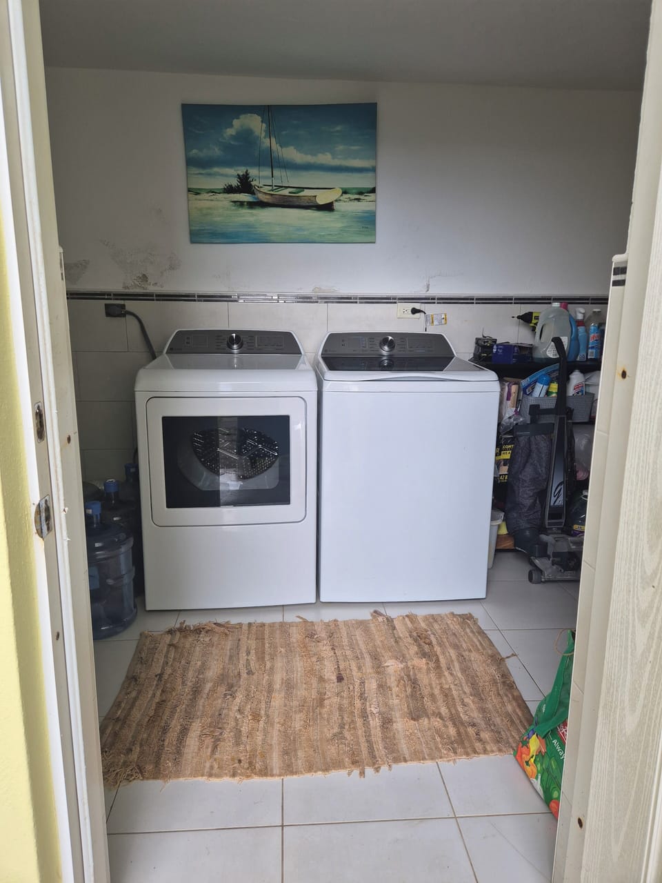 On-site full laundry room (bring detergent)
